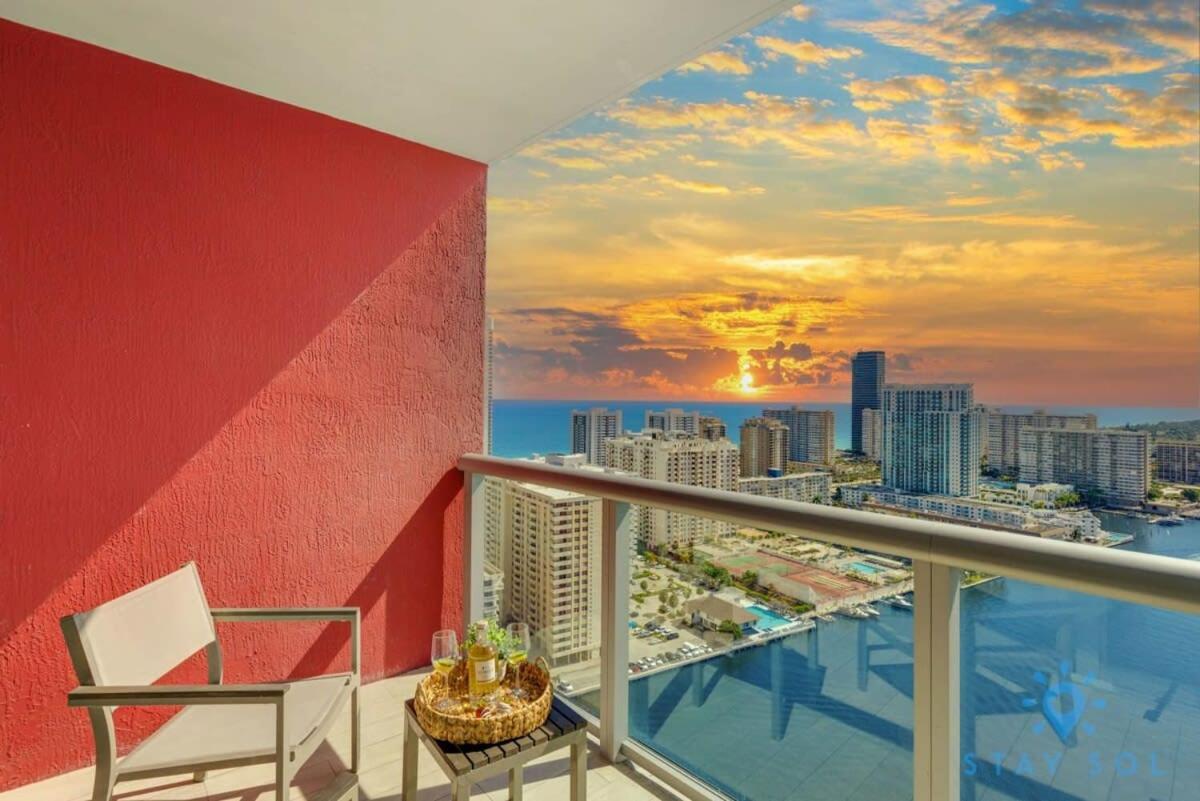 Amenities Balcony W Stunning Views-Beachfront Hallandale Beach Exterior foto